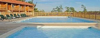 Madame Vacances - Residence Du Golf D'Armagnac Eauze Hotel